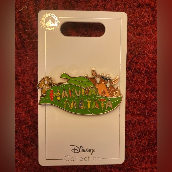 Disneys Lion King Hakuna Matata Pin - BNWT - Picture 1 of 1